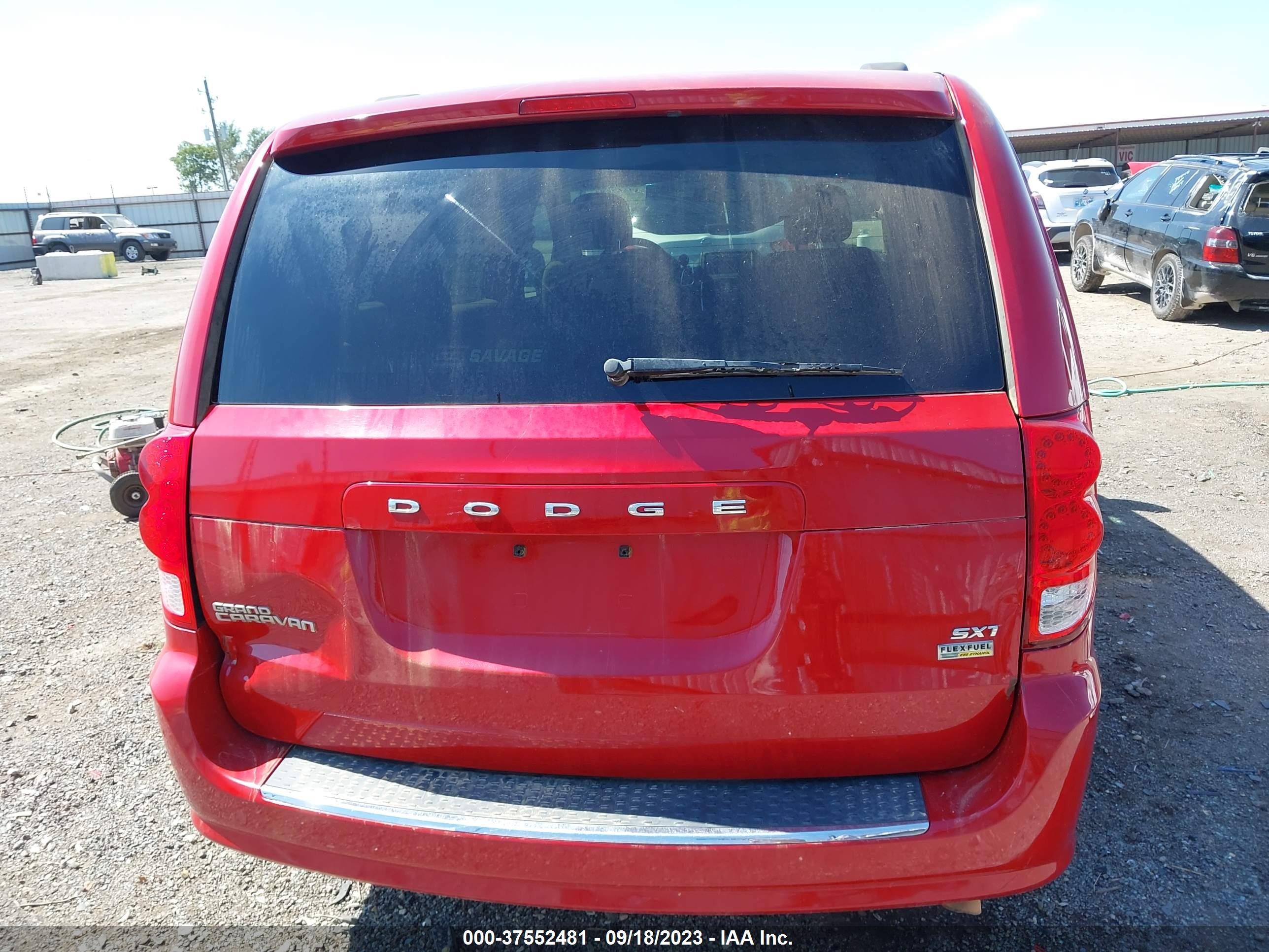 Photo 16 VIN: 2C4RDGCG5ER213634 - DODGE CARAVAN 