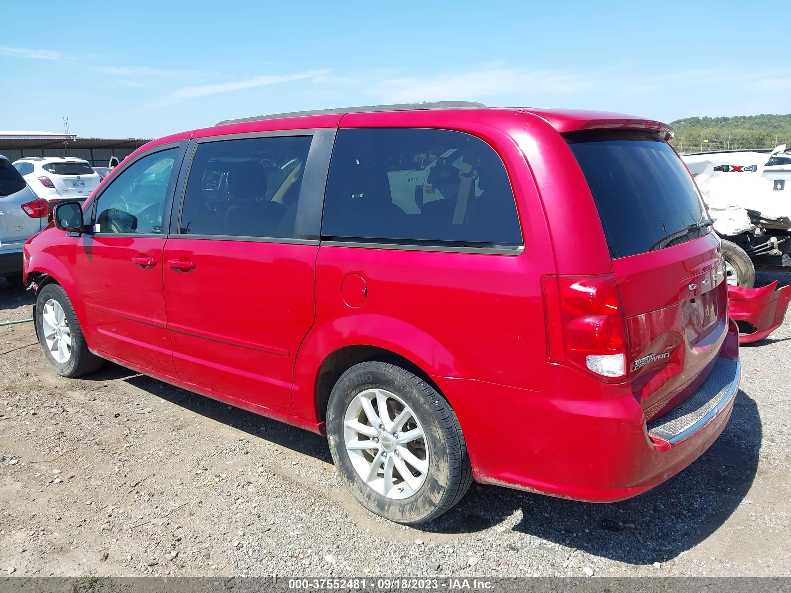 Photo 2 VIN: 2C4RDGCG5ER213634 - DODGE CARAVAN 