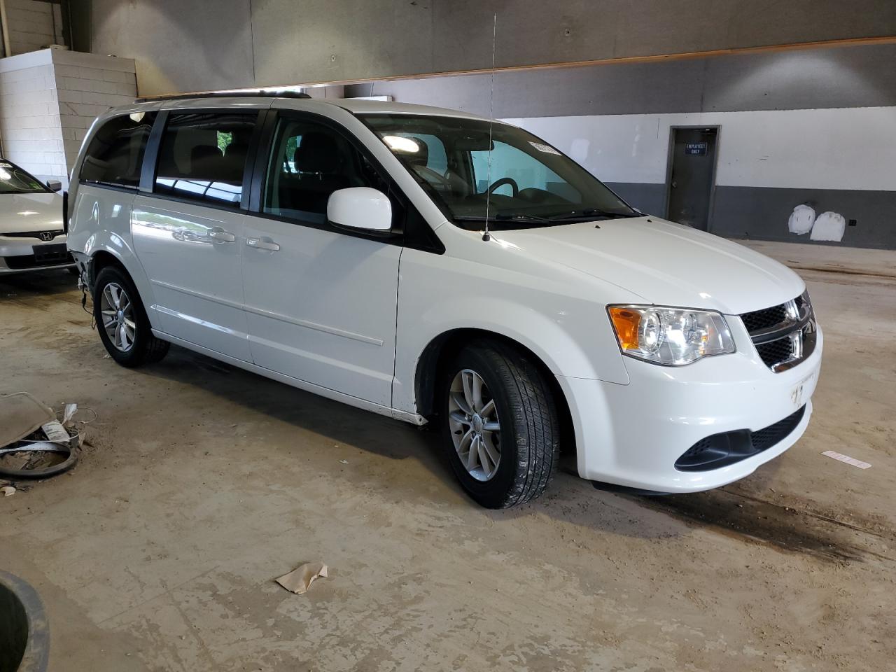 Photo 3 VIN: 2C4RDGCG5ER305052 - DODGE CARAVAN 