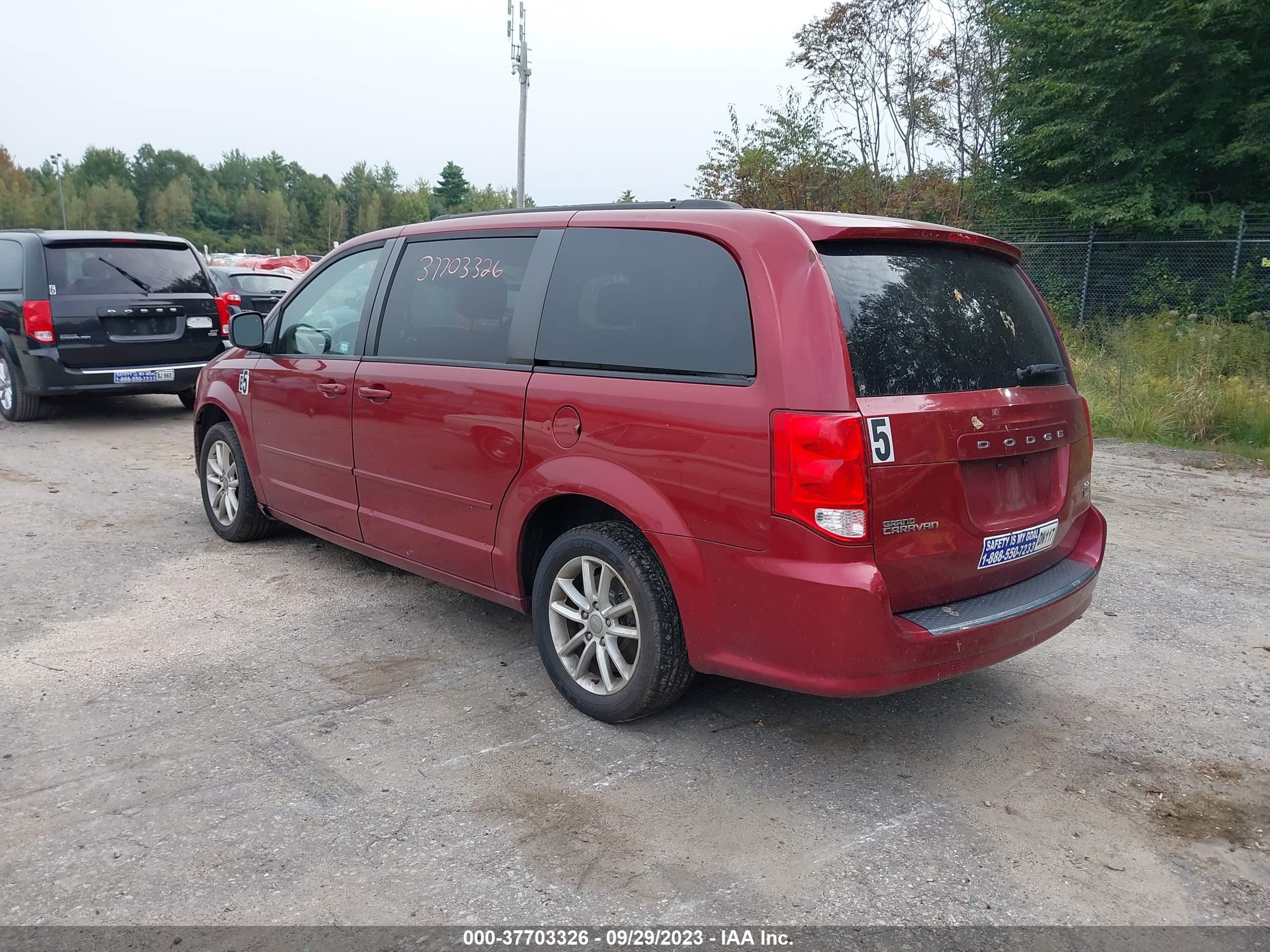 Photo 2 VIN: 2C4RDGCG5FR527706 - DODGE CARAVAN 