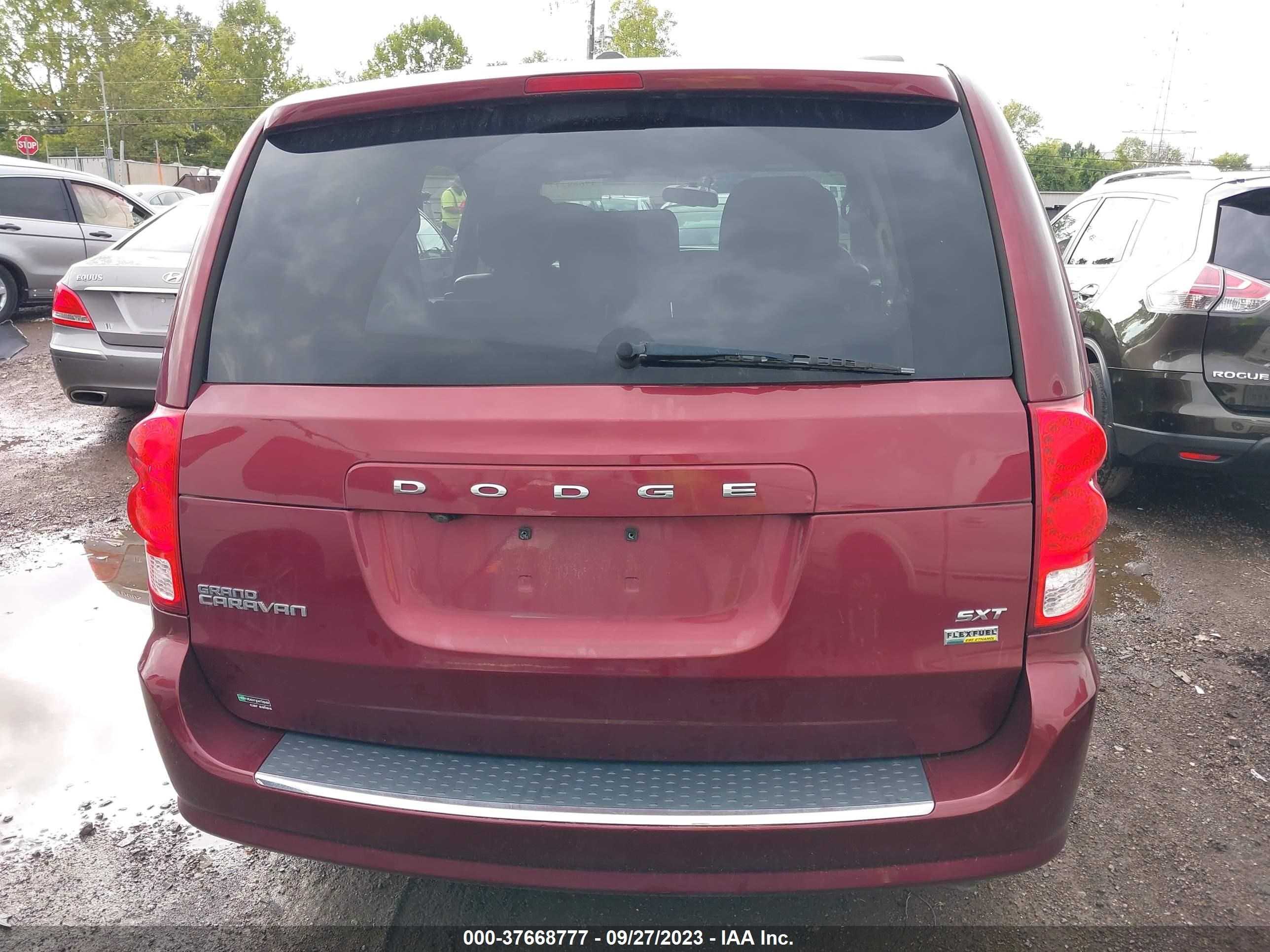 Photo 15 VIN: 2C4RDGCG5HR858806 - DODGE CARAVAN 