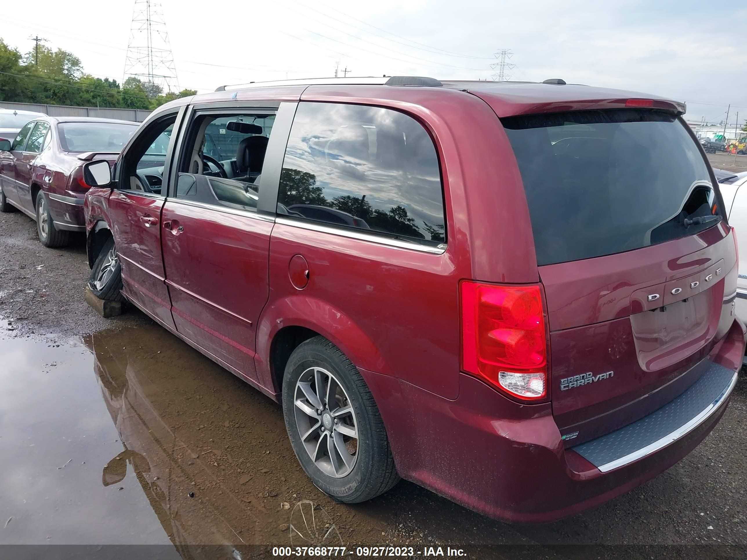 Photo 2 VIN: 2C4RDGCG5HR858806 - DODGE CARAVAN 