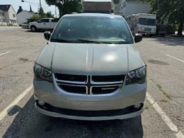 Photo 1 VIN: 2C4RDGCG5JR135222 - DODGE CARAVAN 