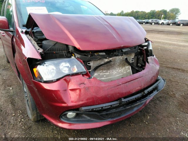 Photo 5 VIN: 2C4RDGCG5JR140095 - DODGE GRAND CARAVAN 