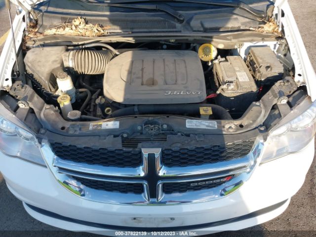 Photo 9 VIN: 2C4RDGCG5JR241234 - DODGE GRAND CARAVAN 