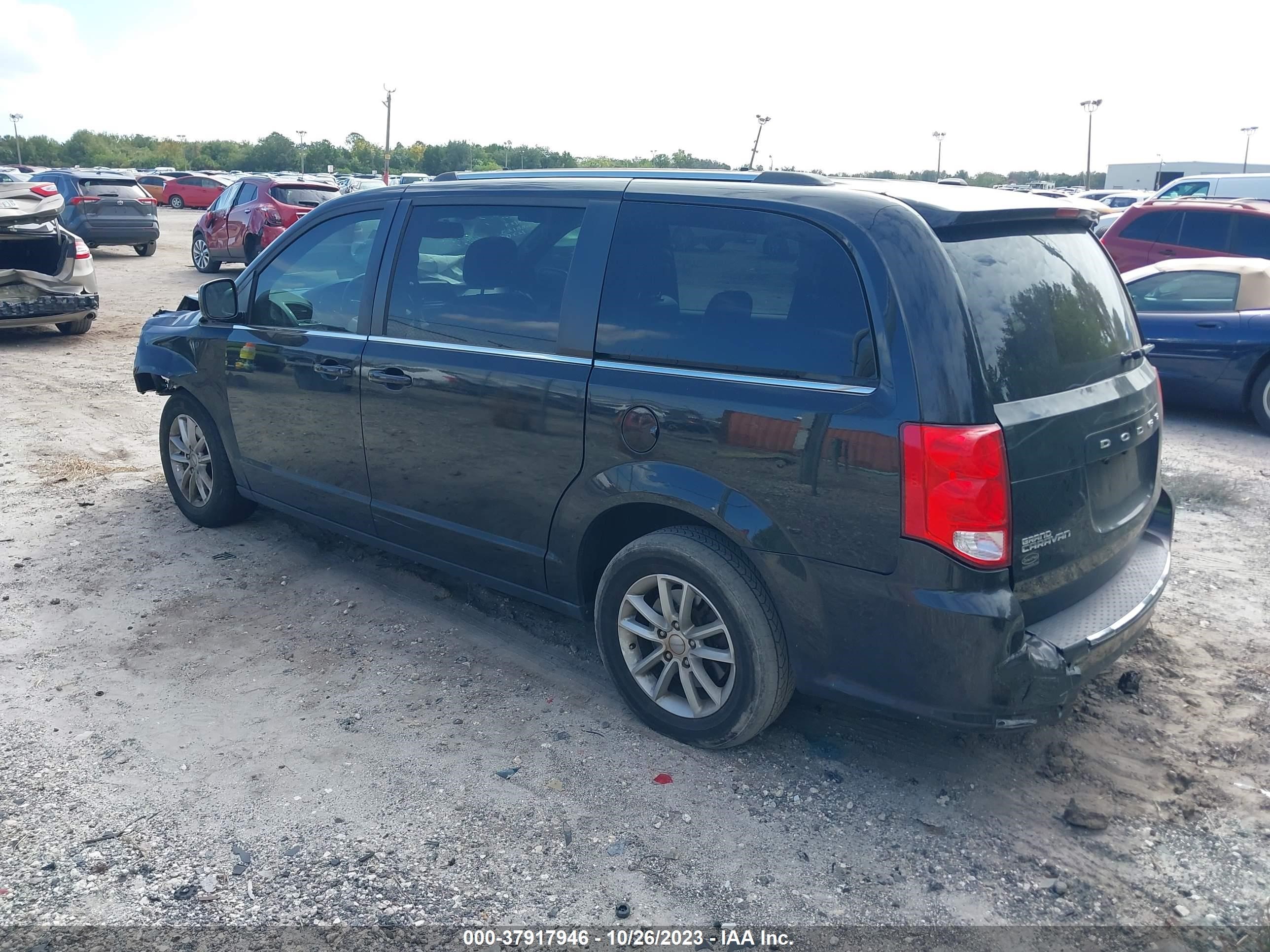 Photo 2 VIN: 2C4RDGCG5JR264867 - DODGE CARAVAN 