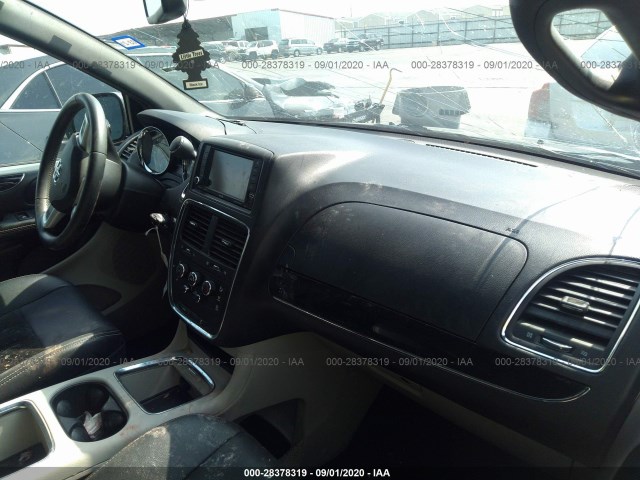 Photo 4 VIN: 2C4RDGCG5JR327109 - DODGE GRAND CARAVAN 