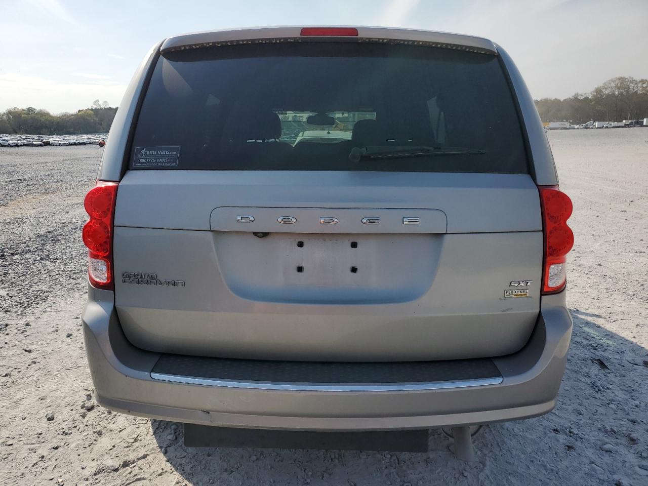 Photo 5 VIN: 2C4RDGCG5KR519163 - DODGE CARAVAN 