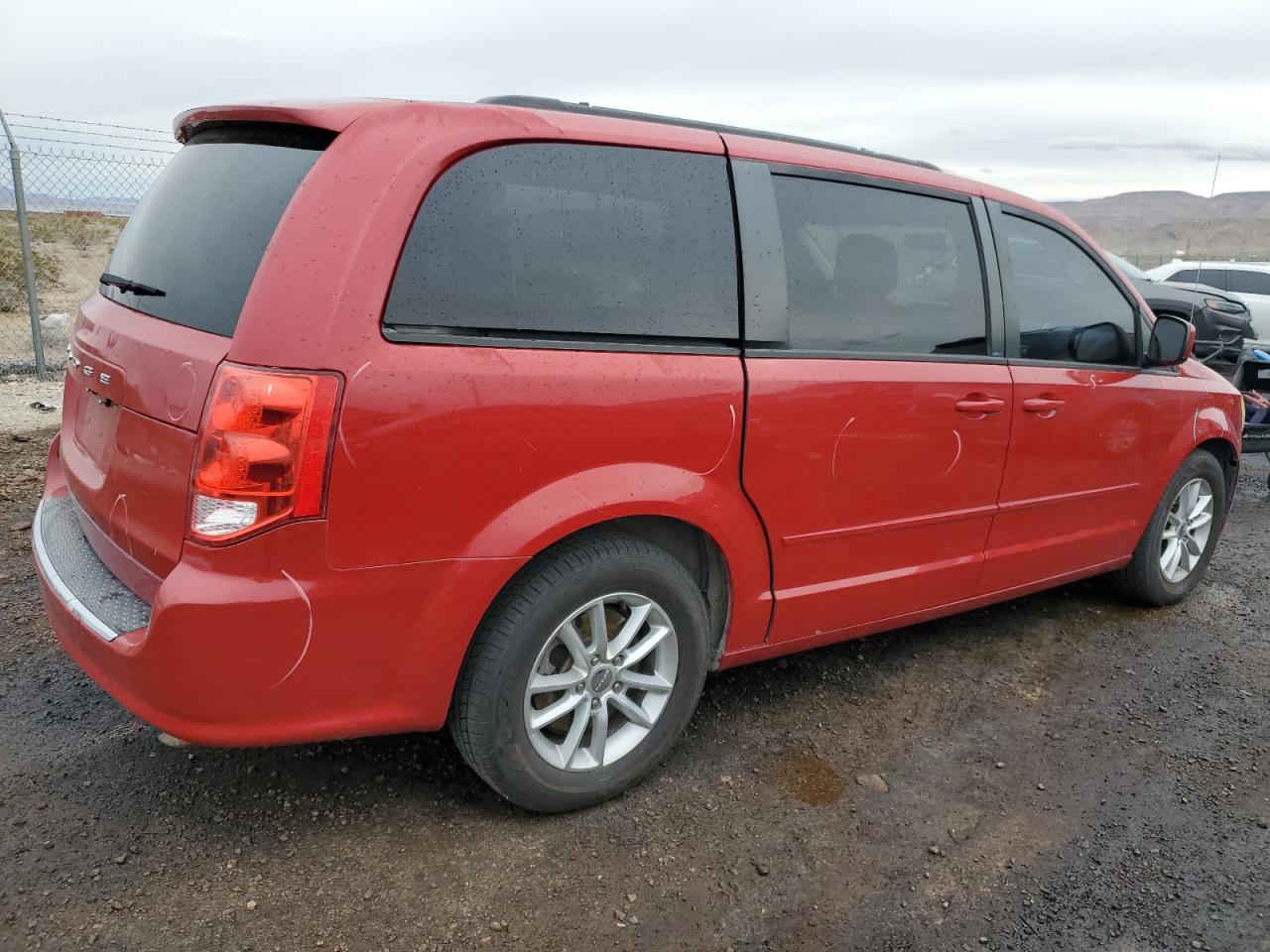 Photo 2 VIN: 2C4RDGCG6DR514623 - DODGE CARAVAN 