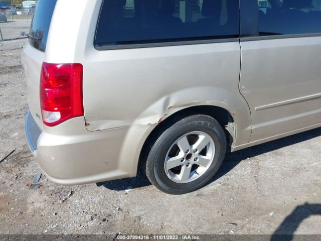 Photo 5 VIN: 2C4RDGCG6DR522558 - DODGE GRAND CARAVAN 