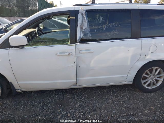 Photo 5 VIN: 2C4RDGCG6JR175888 - DODGE GRAND CARAVAN 