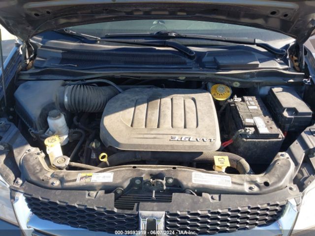 Photo 9 VIN: 2C4RDGCG6JR183943 - DODGE GRAND CARAVAN 