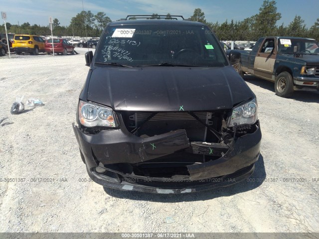 Photo 5 VIN: 2C4RDGCG6JR265431 - DODGE GRAND CARAVAN 