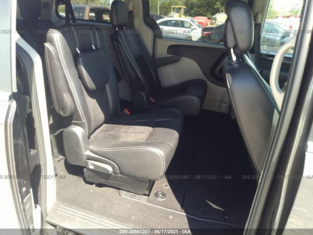 Photo 7 VIN: 2C4RDGCG6JR265431 - DODGE GRAND CARAVAN 