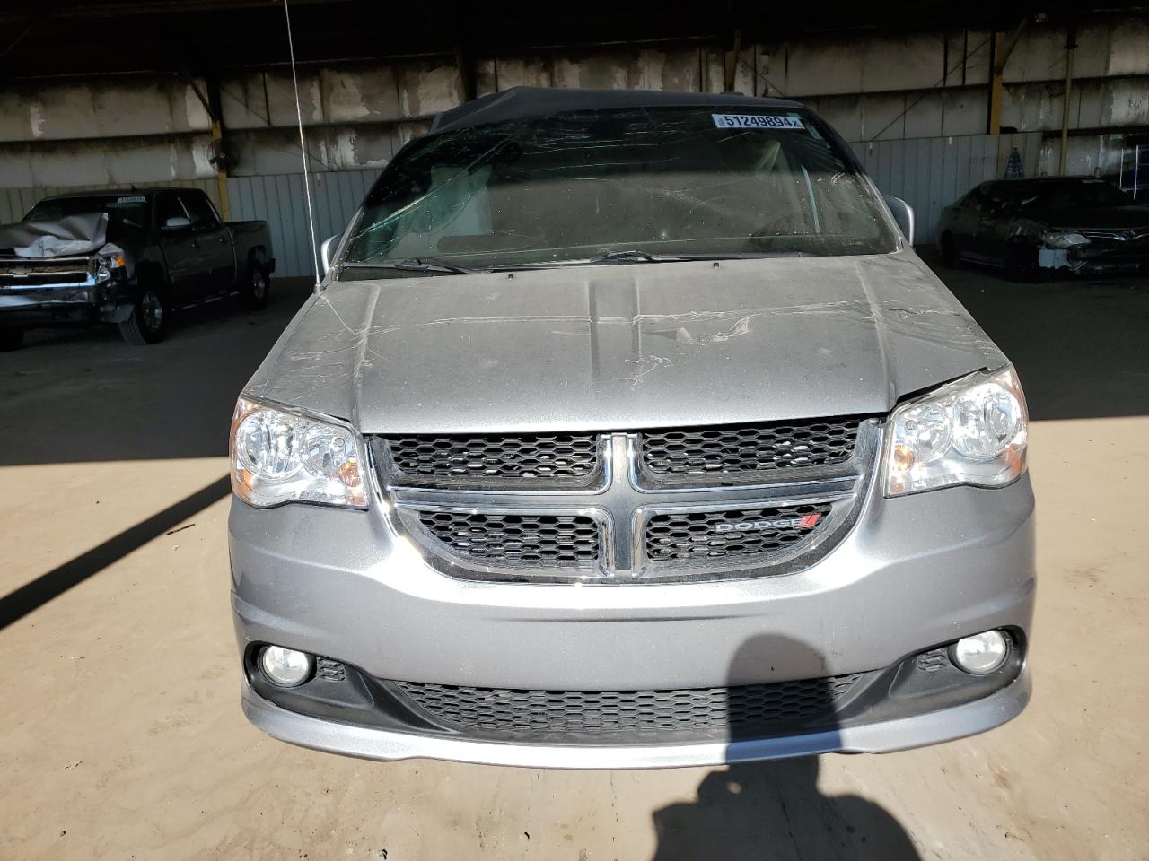 Photo 4 VIN: 2C4RDGCG6KR683375 - DODGE CARAVAN 