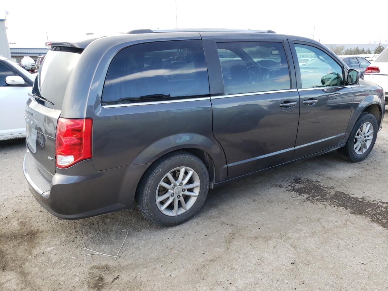 Photo 2 VIN: 2C4RDGCG6LR189597 - DODGE CARAVAN 