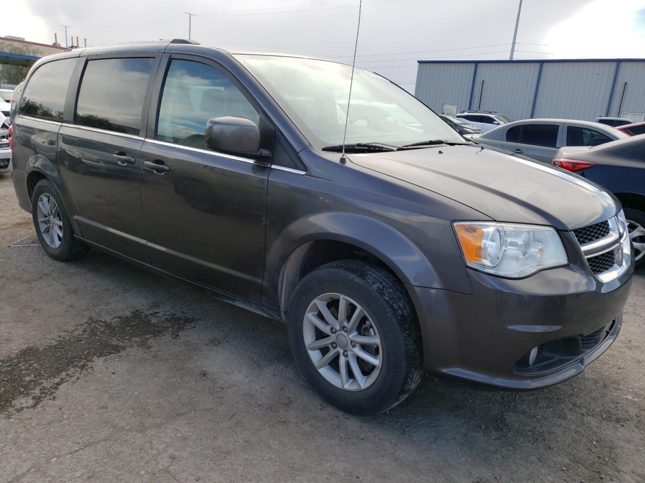 Photo 3 VIN: 2C4RDGCG6LR189597 - DODGE CARAVAN 