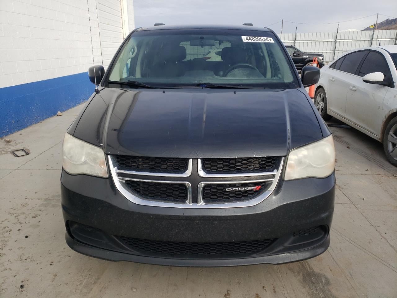 Photo 4 VIN: 2C4RDGCG7CR263951 - DODGE CARAVAN 