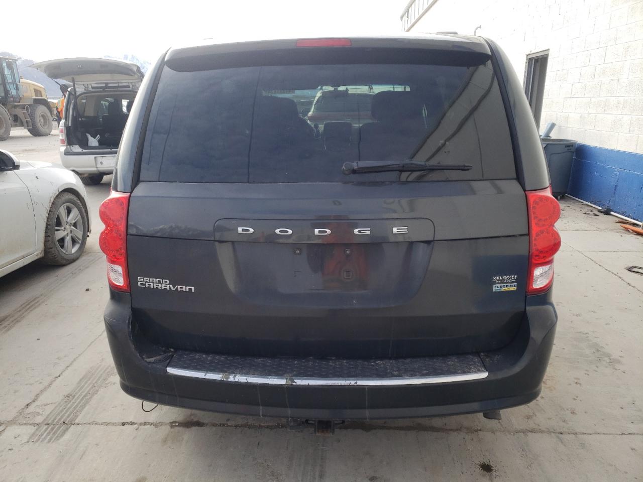 Photo 5 VIN: 2C4RDGCG7CR263951 - DODGE CARAVAN 