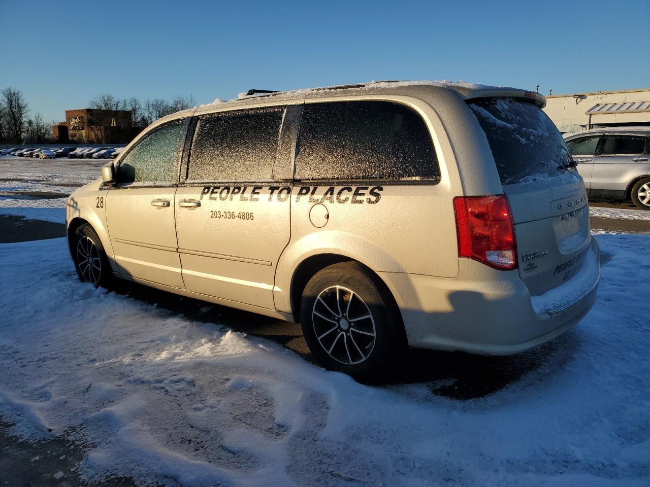 Photo 1 VIN: 2C4RDGCG7DR549428 - DODGE CARAVAN 