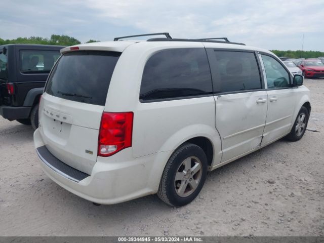 Photo 3 VIN: 2C4RDGCG7DR582820 - DODGE GRAND CARAVAN 