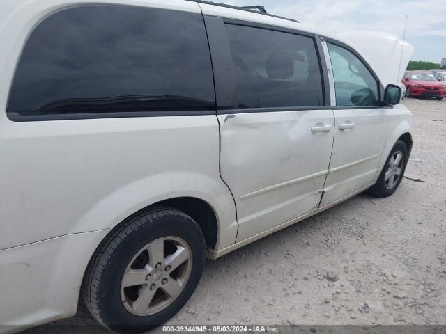 Photo 5 VIN: 2C4RDGCG7DR582820 - DODGE GRAND CARAVAN 