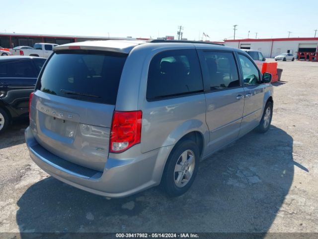 Photo 3 VIN: 2C4RDGCG7DR627268 - DODGE GRAND CARAVAN 