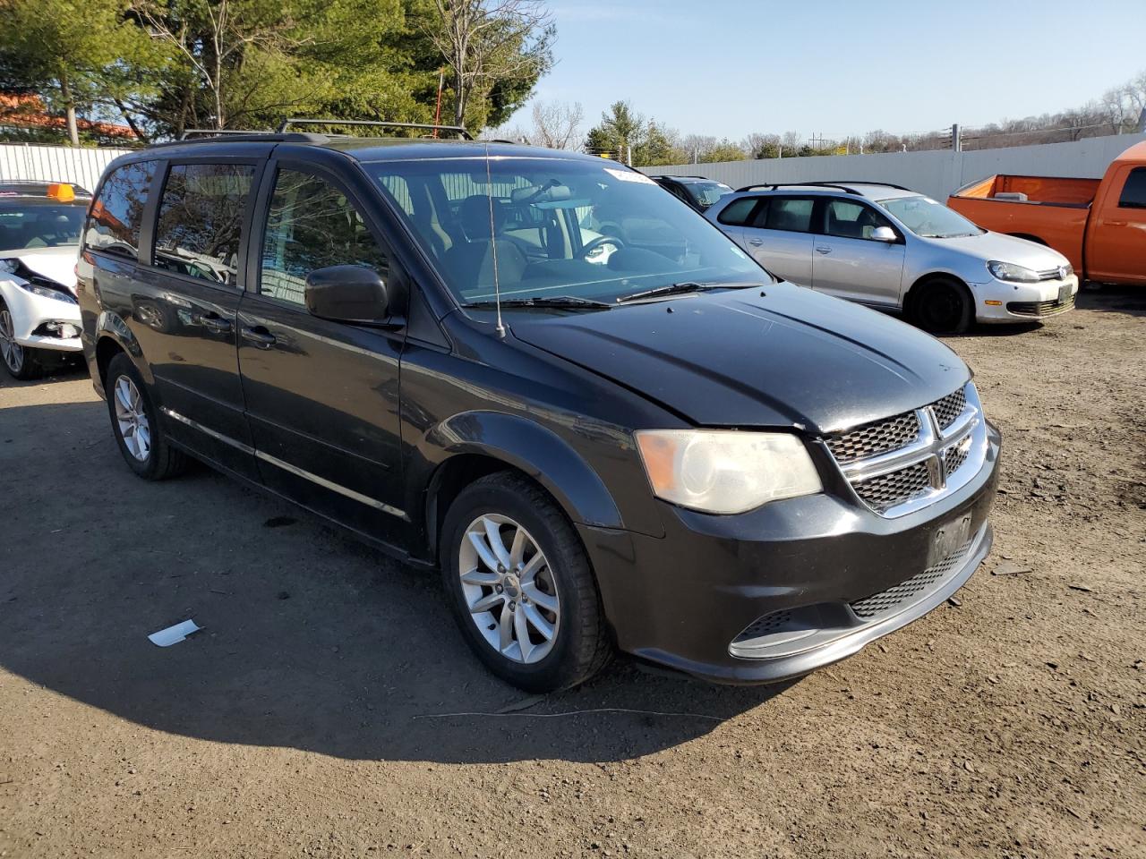 Photo 3 VIN: 2C4RDGCG7ER121618 - DODGE CARAVAN 