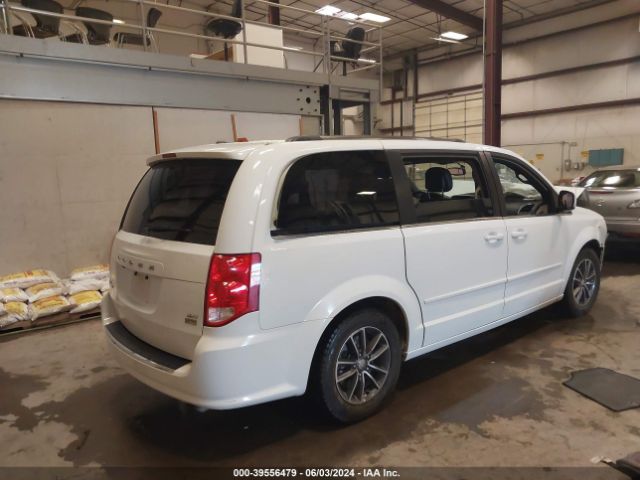 Photo 3 VIN: 2C4RDGCG7HR698685 - DODGE GRAND CARAVAN 