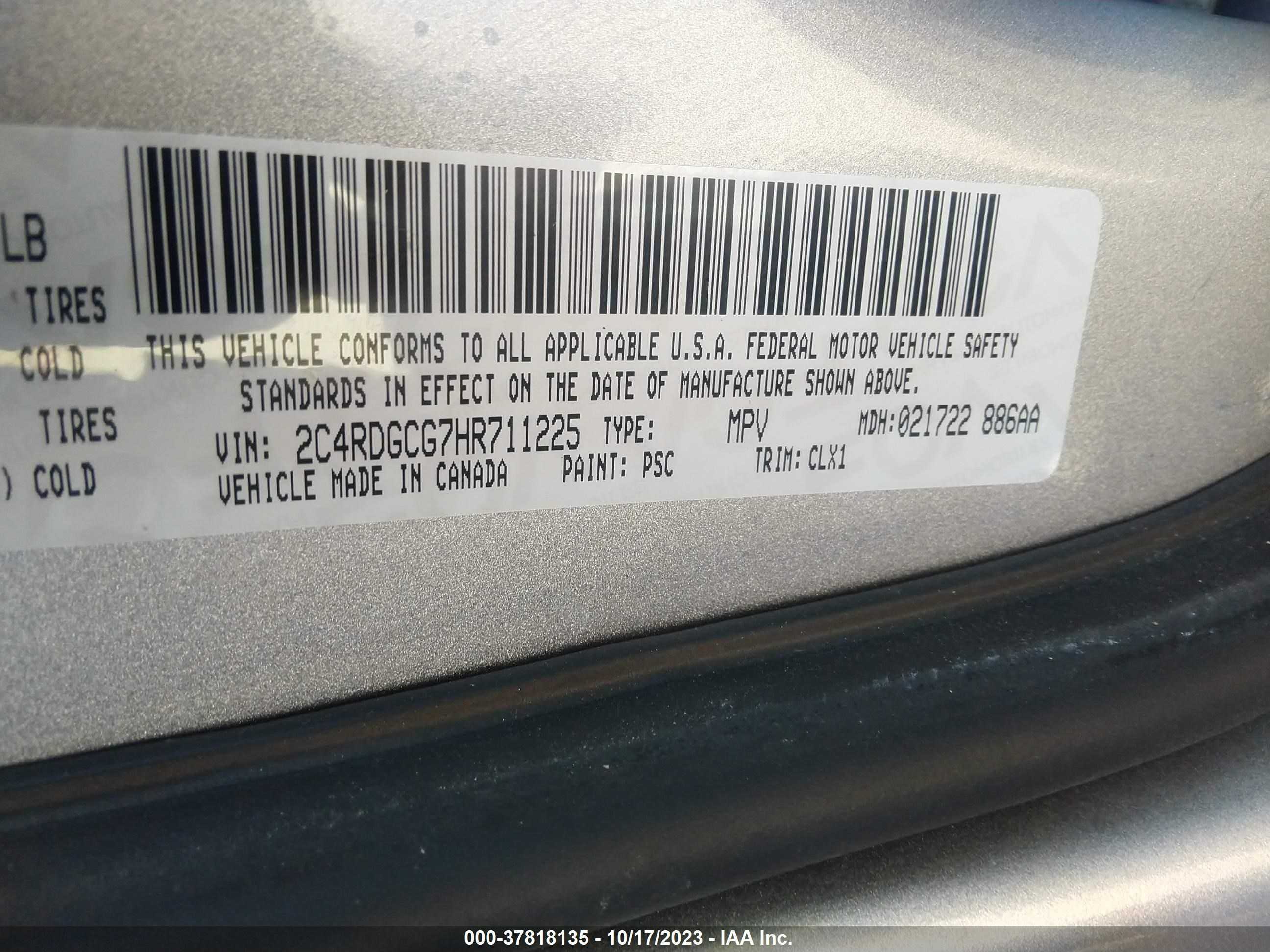 Photo 8 VIN: 2C4RDGCG7HR711225 - DODGE CARAVAN 