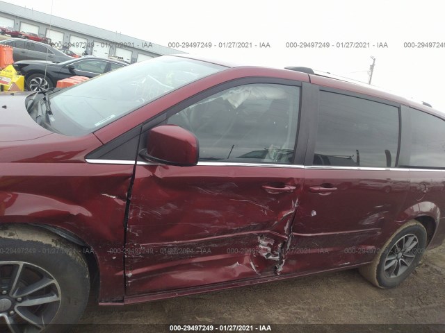 Photo 5 VIN: 2C4RDGCG7HR779363 - DODGE GRAND CARAVAN 