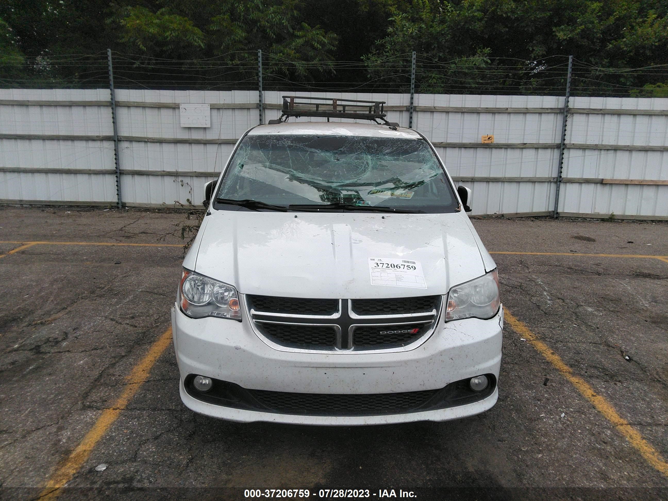 Photo 11 VIN: 2C4RDGCG7HR800101 - DODGE CARAVAN 