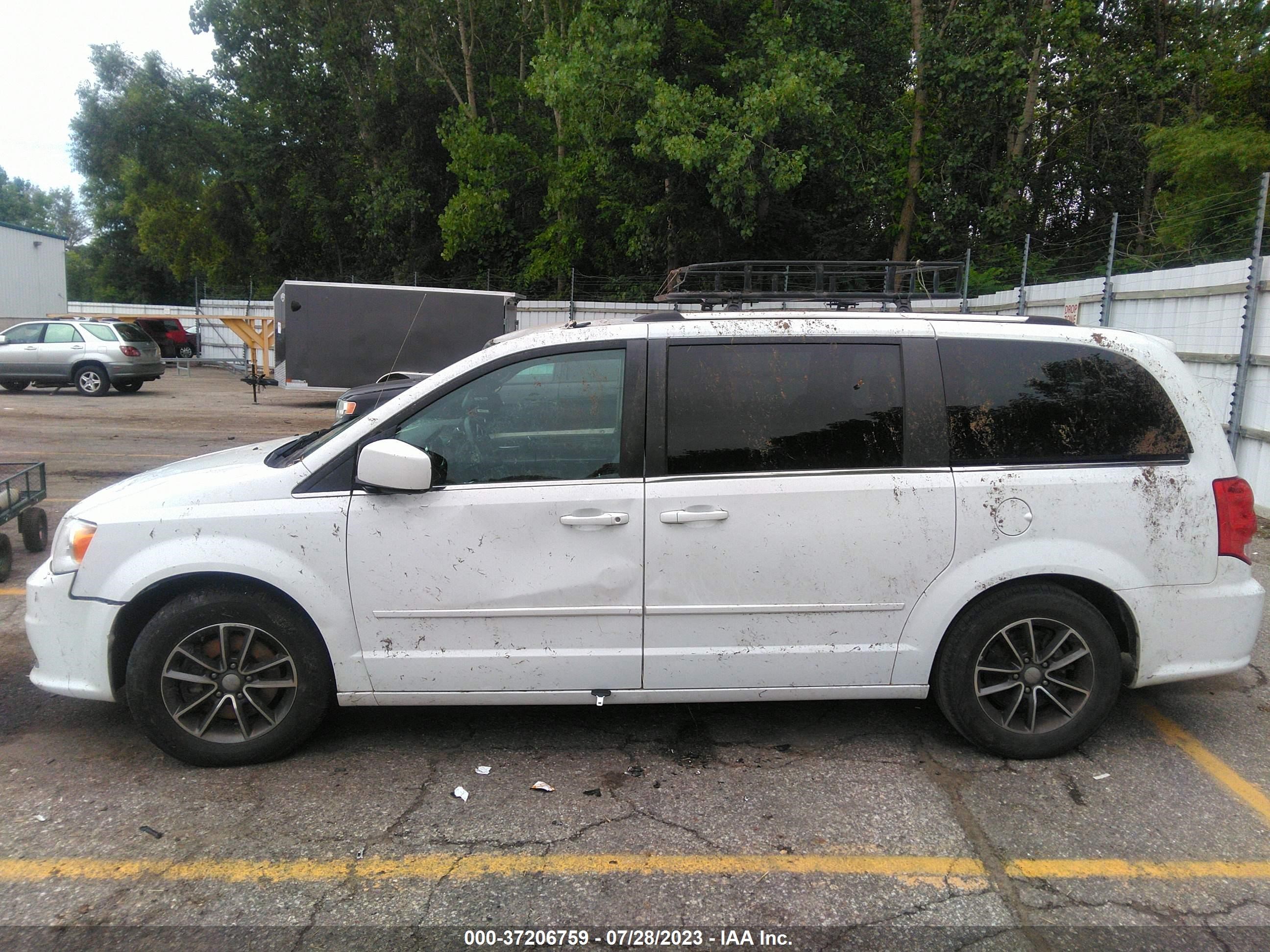 Photo 13 VIN: 2C4RDGCG7HR800101 - DODGE CARAVAN 