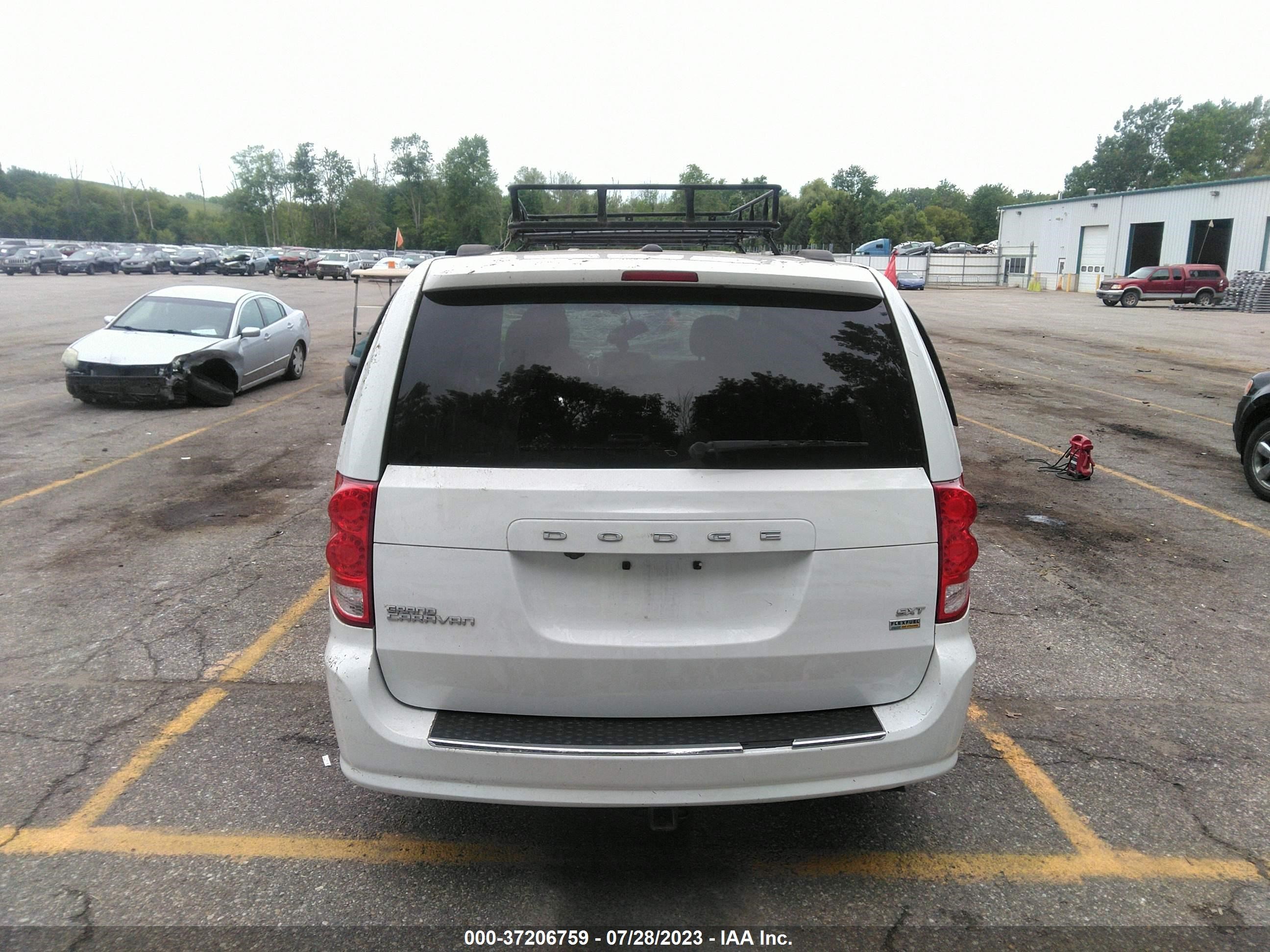 Photo 15 VIN: 2C4RDGCG7HR800101 - DODGE CARAVAN 