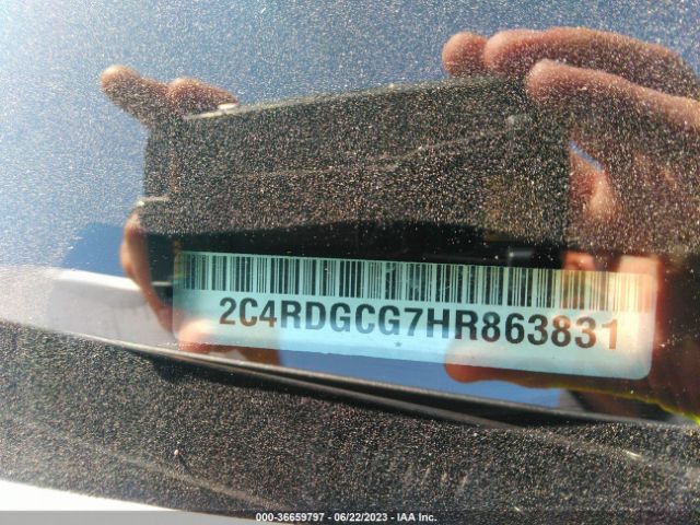 Photo 8 VIN: 2C4RDGCG7HR863831 - DODGE GRAND CARAVAN 