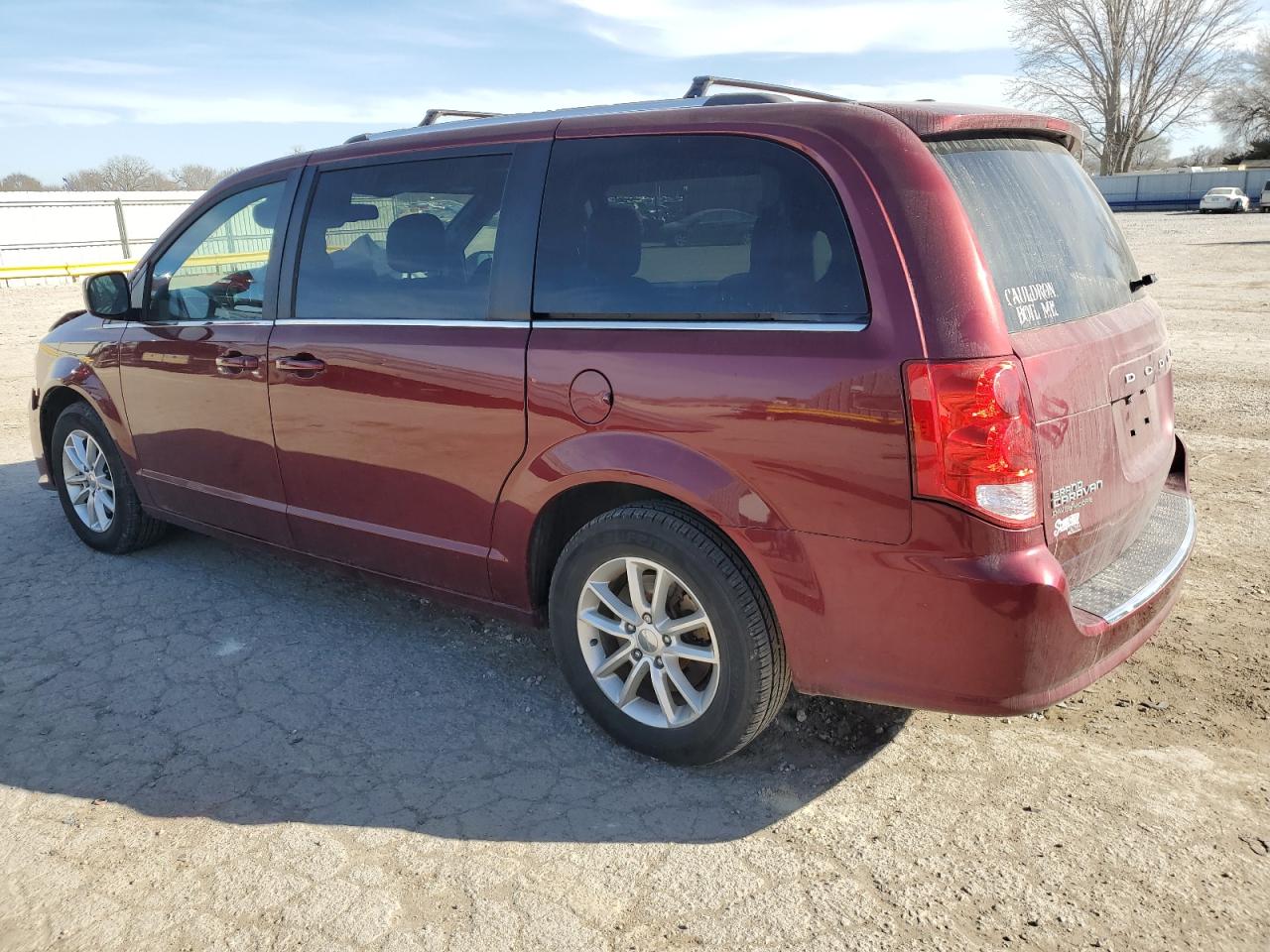 Photo 1 VIN: 2C4RDGCG7JR136016 - DODGE CARAVAN 