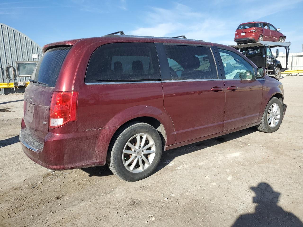 Photo 2 VIN: 2C4RDGCG7JR136016 - DODGE CARAVAN 