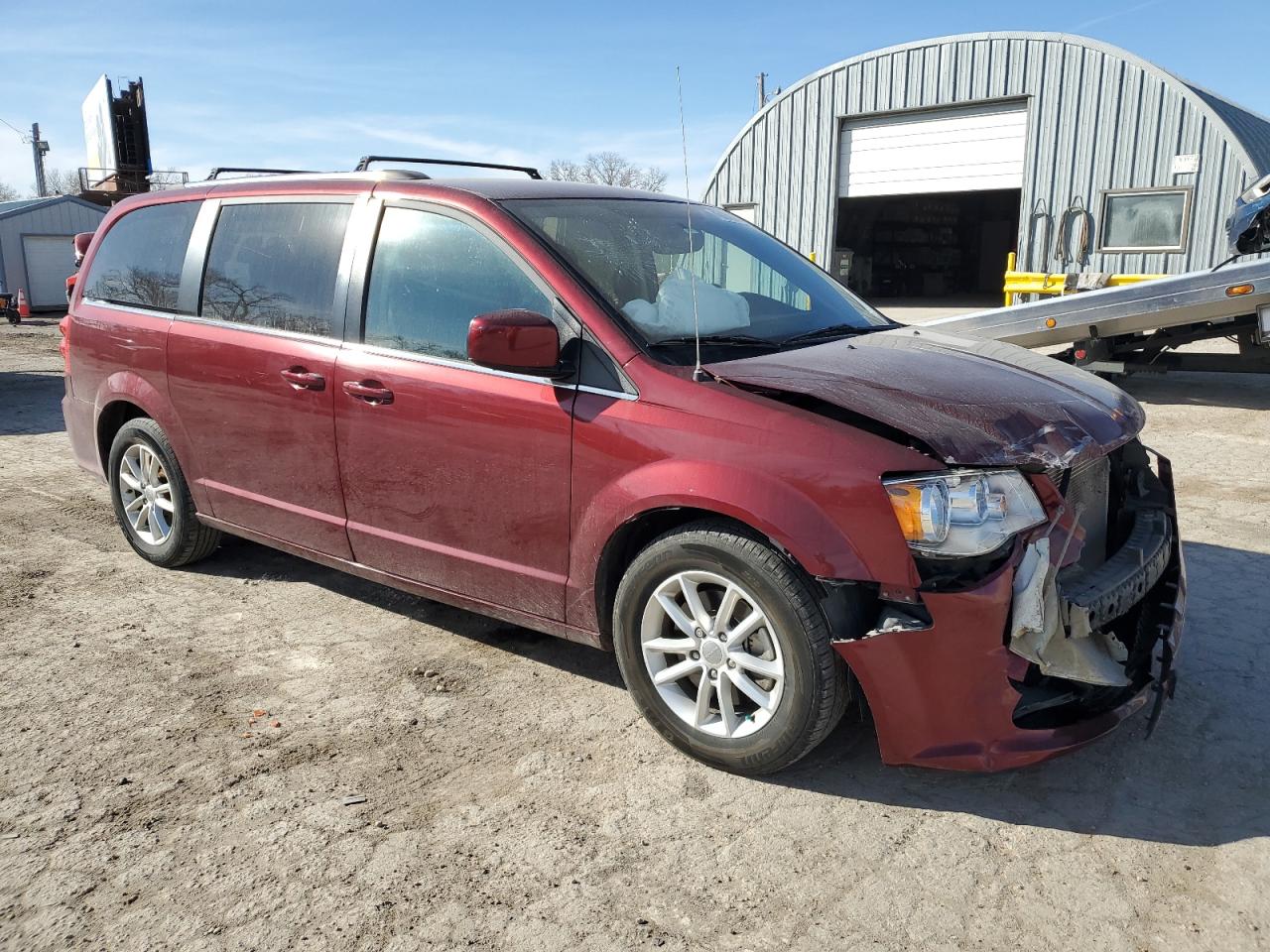 Photo 3 VIN: 2C4RDGCG7JR136016 - DODGE CARAVAN 