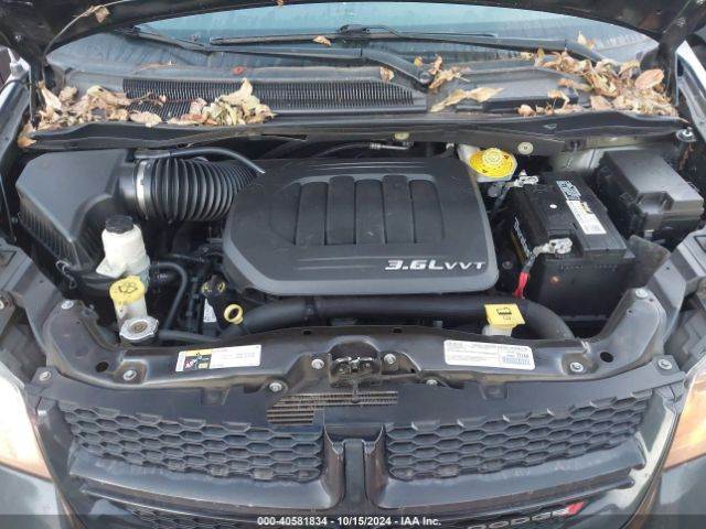 Photo 9 VIN: 2C4RDGCG7JR156346 - DODGE GRAND CARAVAN 