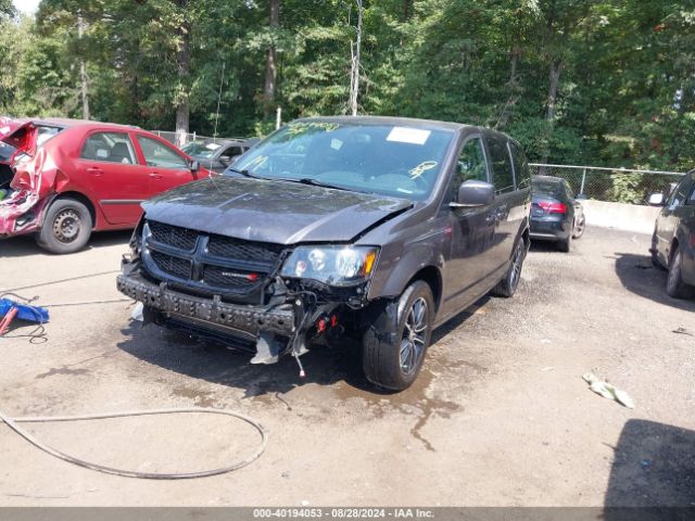 Photo 1 VIN: 2C4RDGCG7JR163037 - DODGE GRAND CARAVAN 