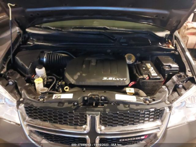 Photo 9 VIN: 2C4RDGCG7JR215489 - DODGE GRAND CARAVAN 