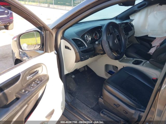 Photo 4 VIN: 2C4RDGCG7JR299815 - DODGE GRAND CARAVAN 