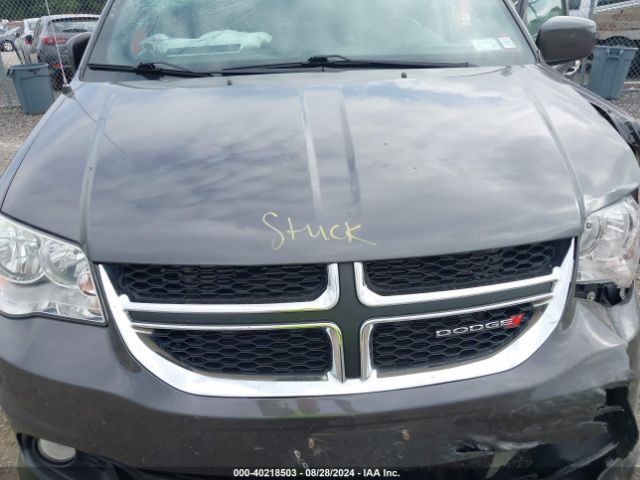 Photo 9 VIN: 2C4RDGCG7JR301210 - DODGE GRAND CARAVAN 