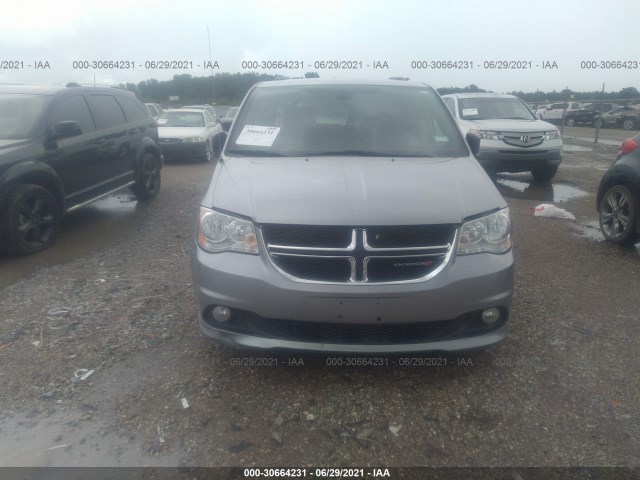 Photo 5 VIN: 2C4RDGCG7JR326088 - DODGE GRAND CARAVAN 