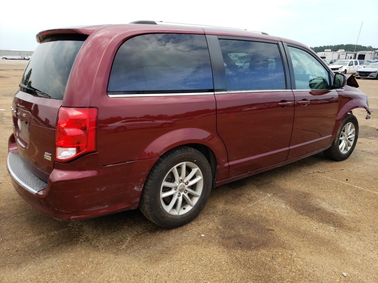 Photo 2 VIN: 2C4RDGCG7KR510464 - DODGE CARAVAN 