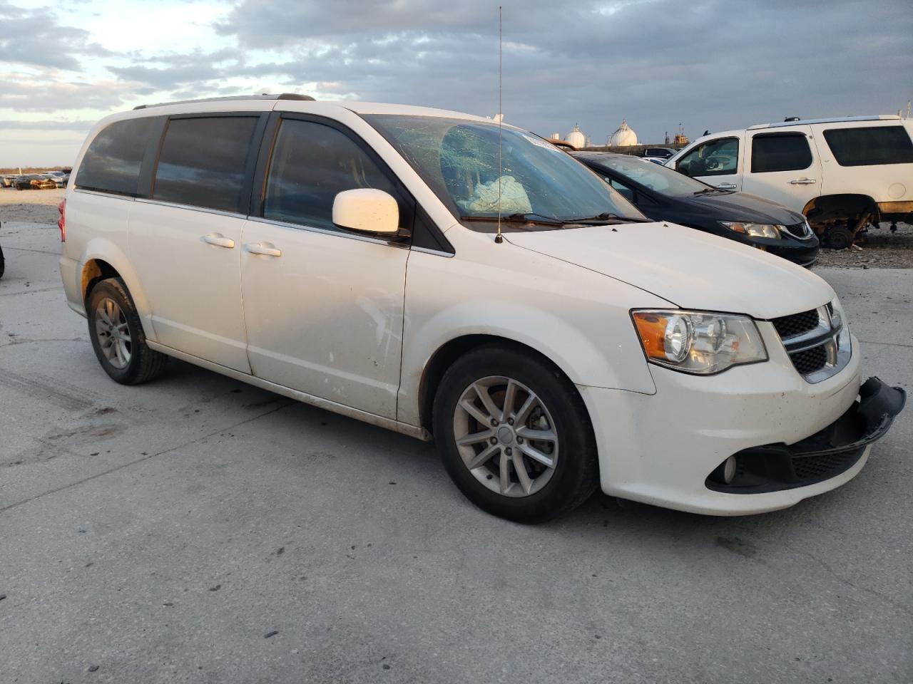 Photo 3 VIN: 2C4RDGCG7KR577839 - DODGE CARAVAN 