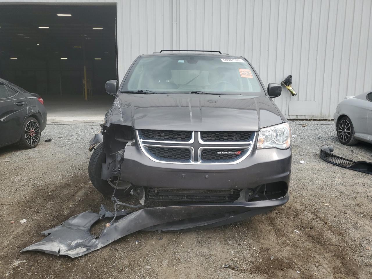 Photo 4 VIN: 2C4RDGCG7KR648263 - DODGE CARAVAN 