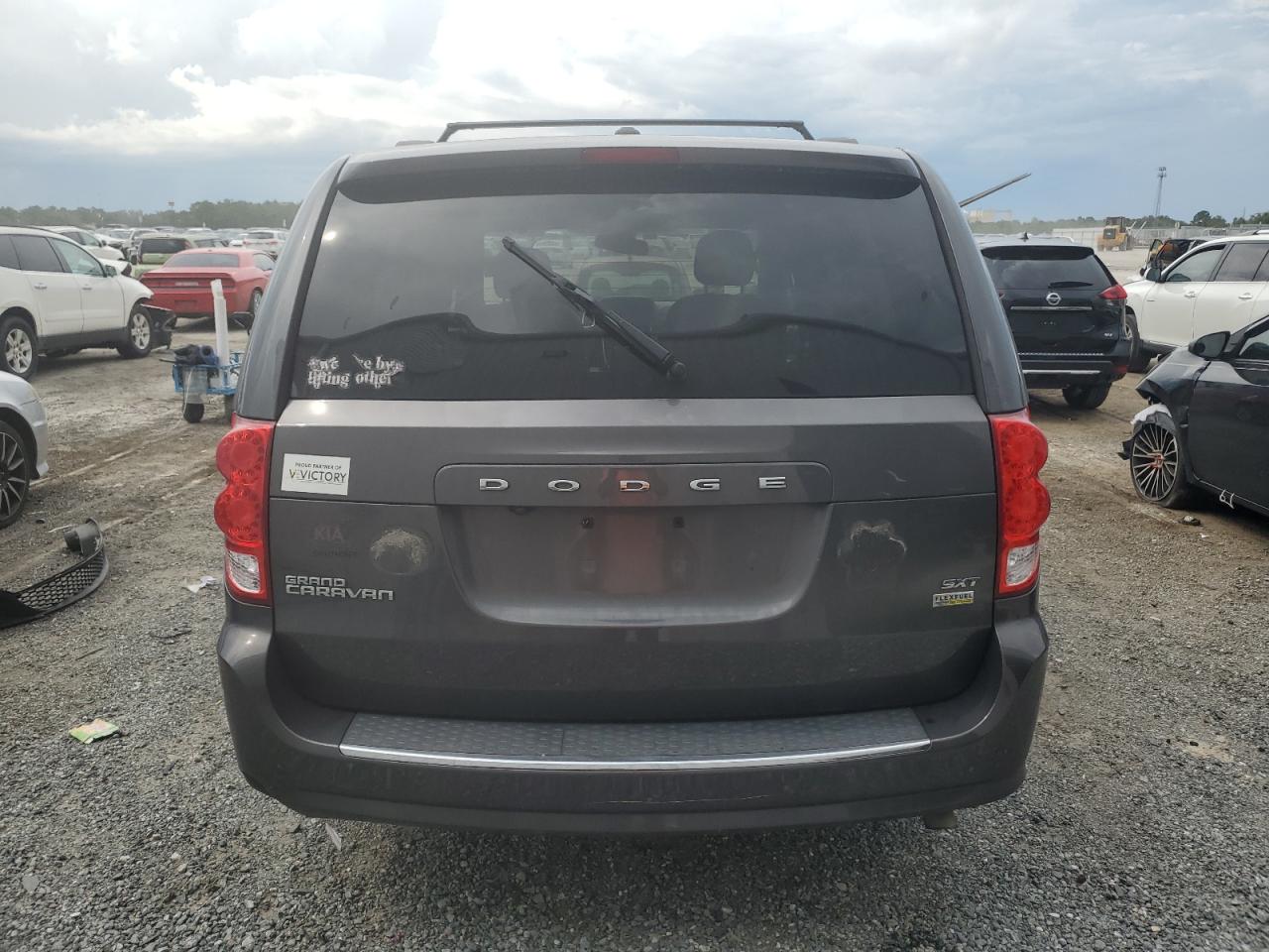 Photo 5 VIN: 2C4RDGCG7KR648263 - DODGE CARAVAN 