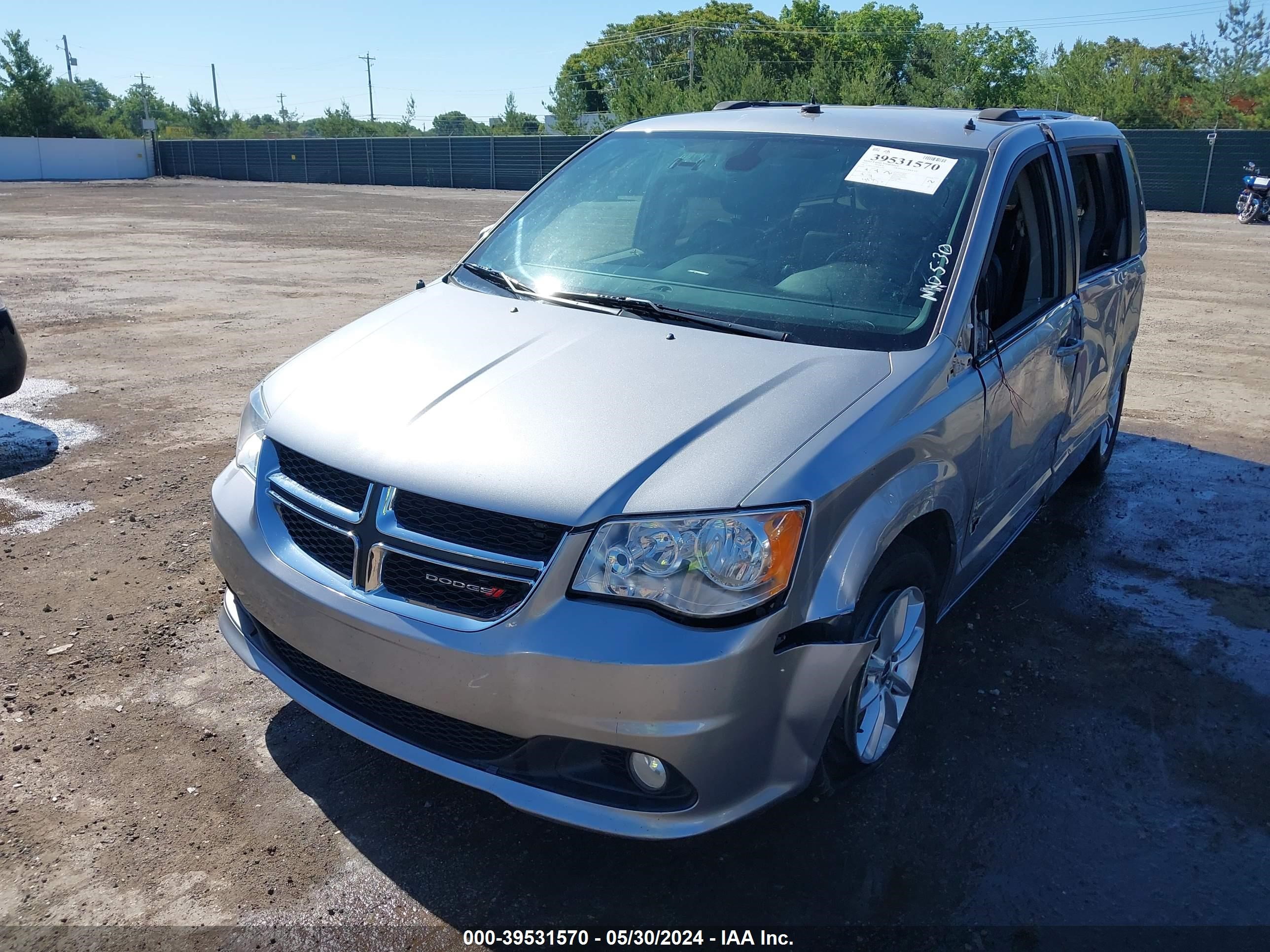 Photo 1 VIN: 2C4RDGCG7KR712785 - DODGE CARAVAN 