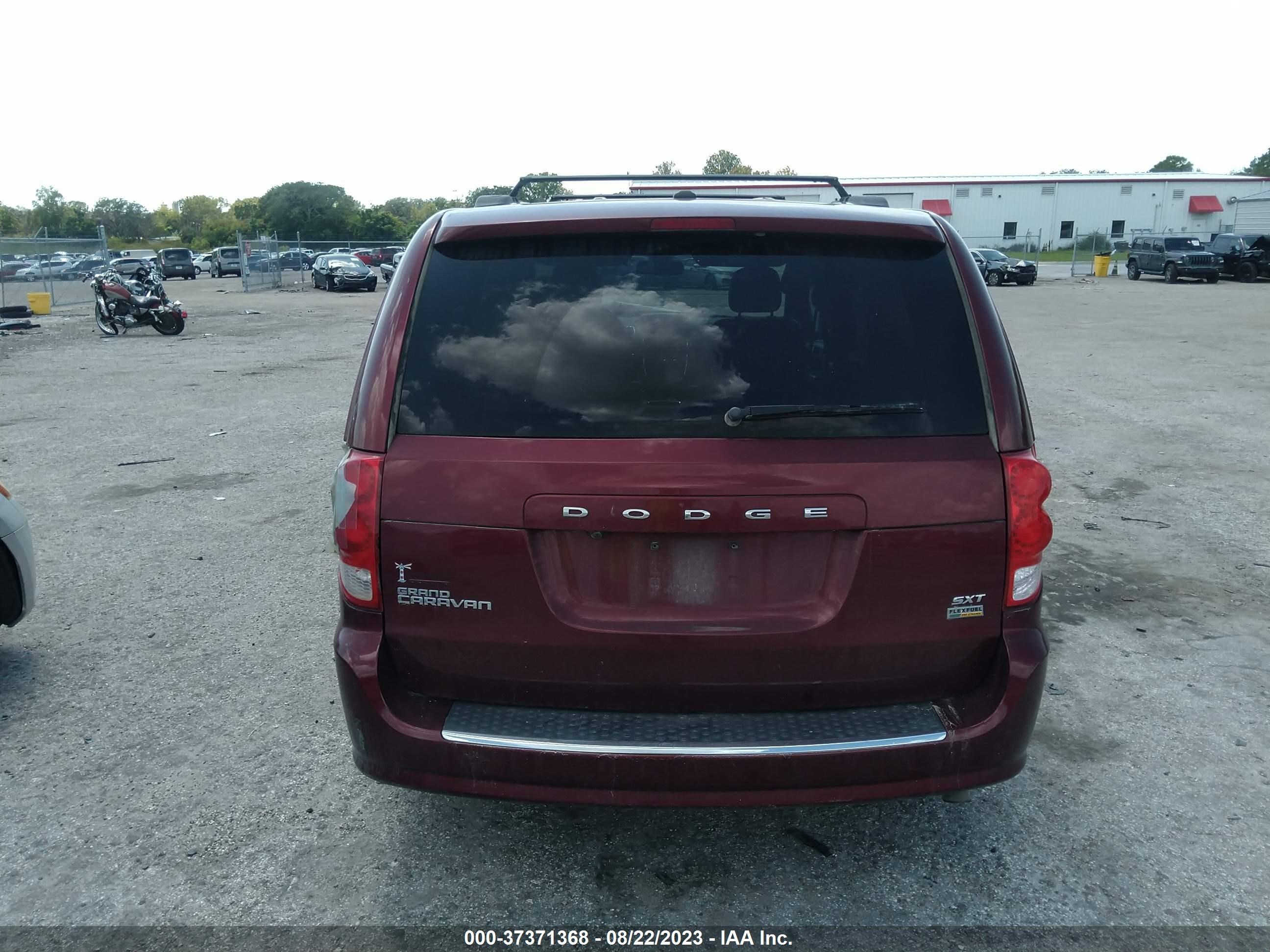 Photo 15 VIN: 2C4RDGCG7KR725178 - DODGE CARAVAN 